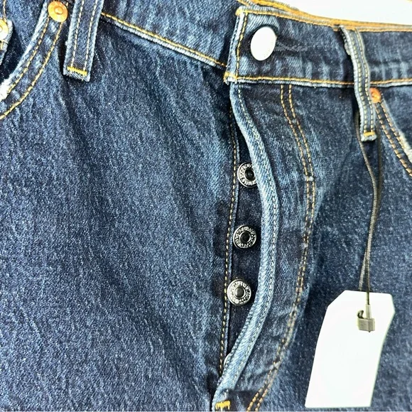 Levi’s 501 Mid Thigh Shorts in Salsa Center Dark Wash Size 33 - Picture 2 of 10